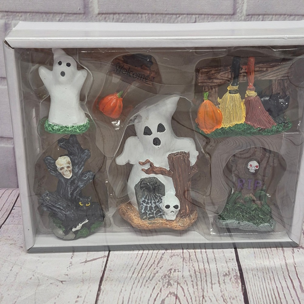 Seasonal Collection Halloween 6 Piece Fairy Garden Miniature Ghost Skull Set